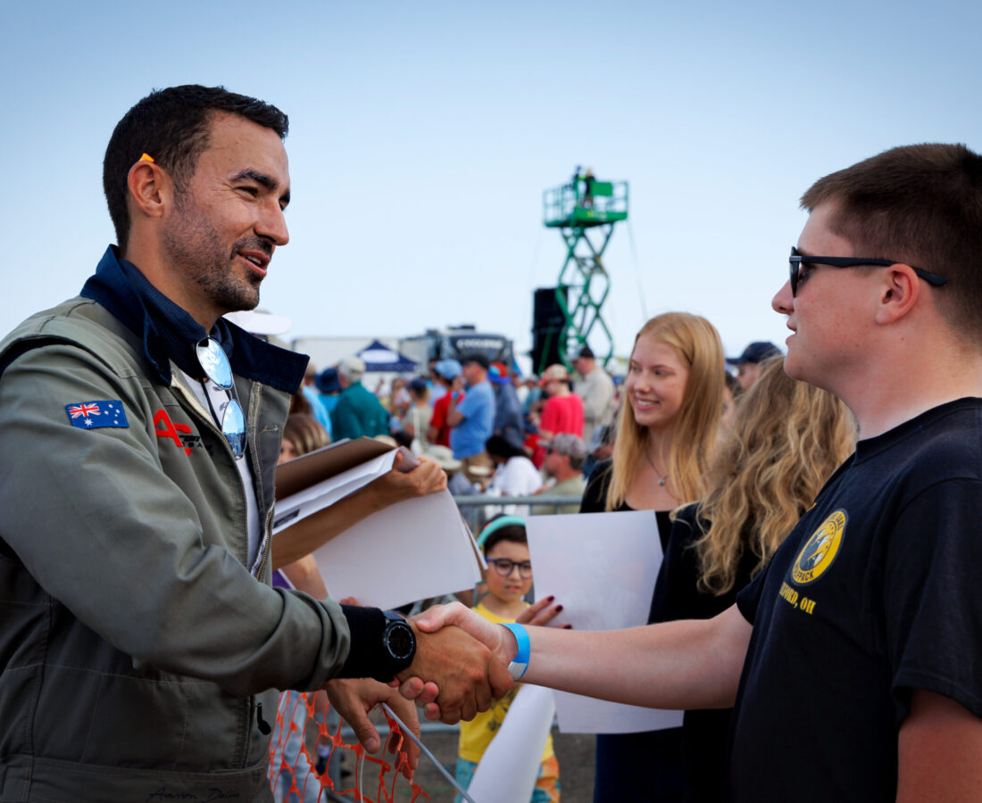 Aarron deliu Crowd Brand Aviation Flying Airshow